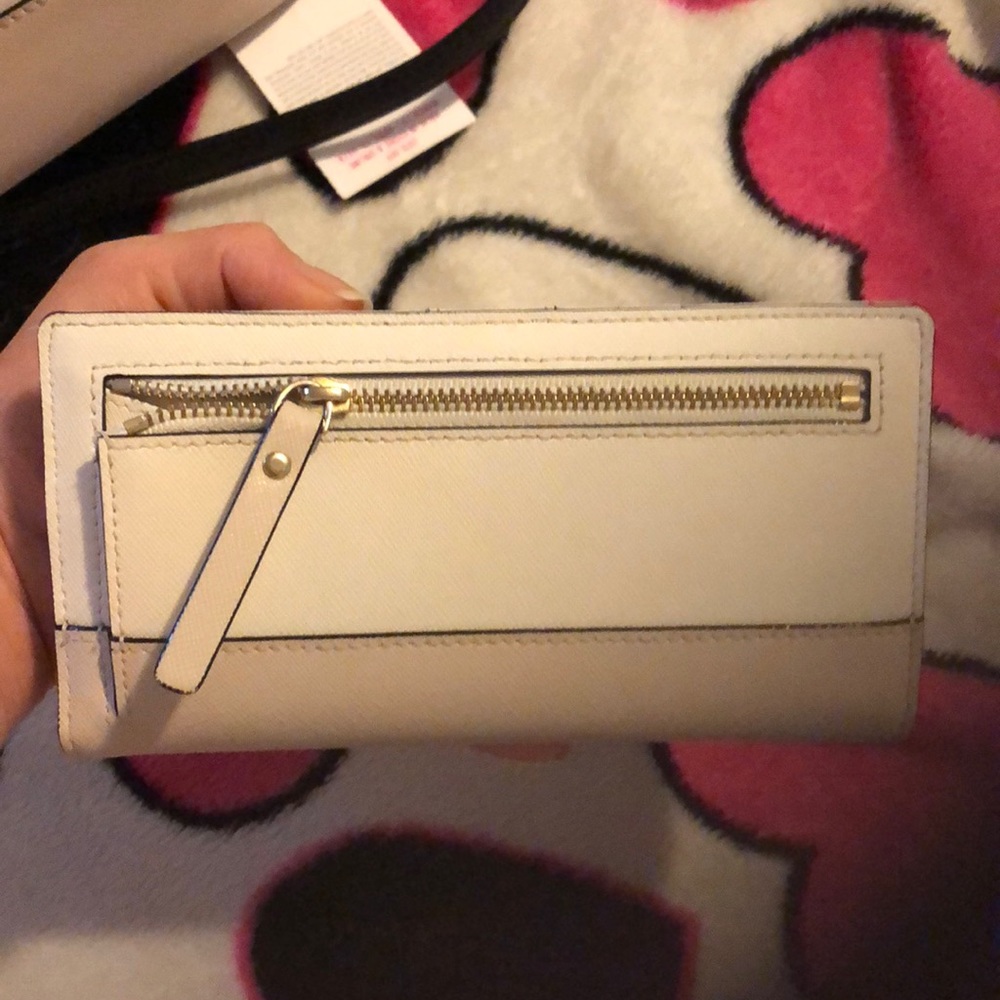 Perfect condition Kate spade ♠️ wallet - Picture 3 of 3